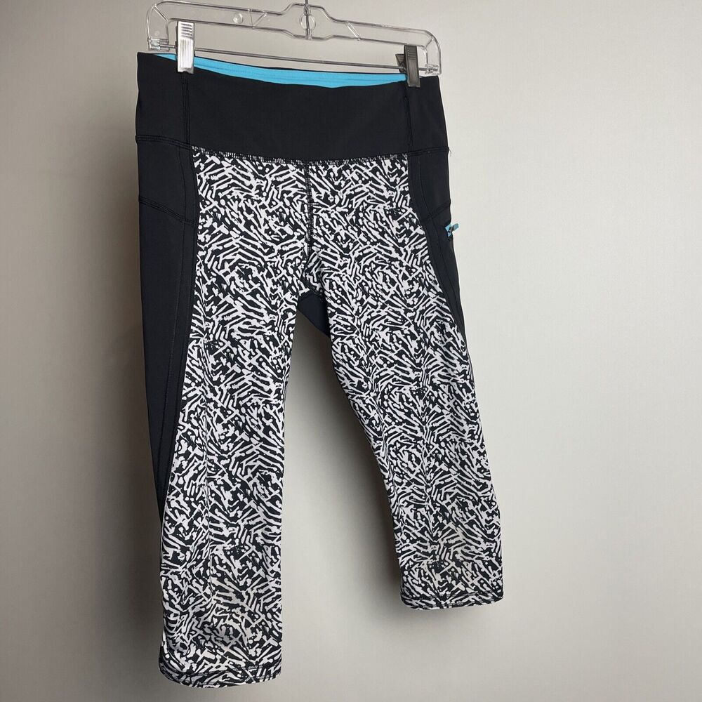 Lululemon Size 6 Leggings Capri Black White And Blue Zipper Cropped Animal Print